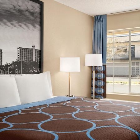 Super 8 By Wyndham Gulfport Biloxi Airport Motel Luaran gambar