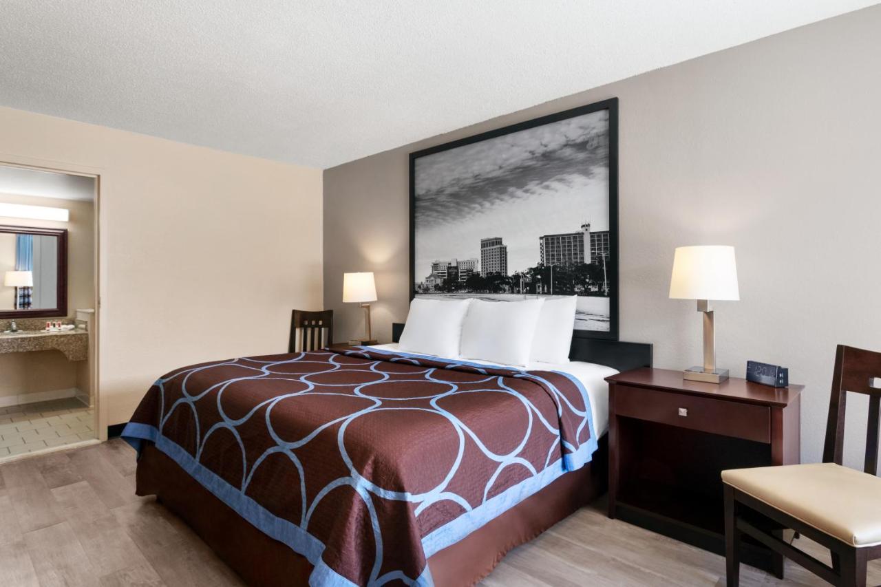 Super 8 By Wyndham Gulfport Biloxi Airport Motel Luaran gambar