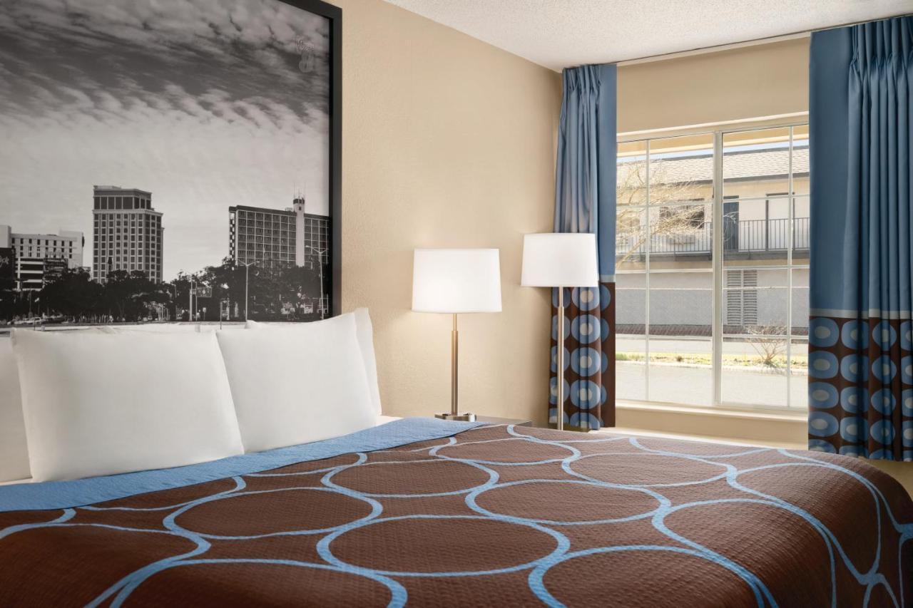 Super 8 By Wyndham Gulfport Biloxi Airport Motel Luaran gambar