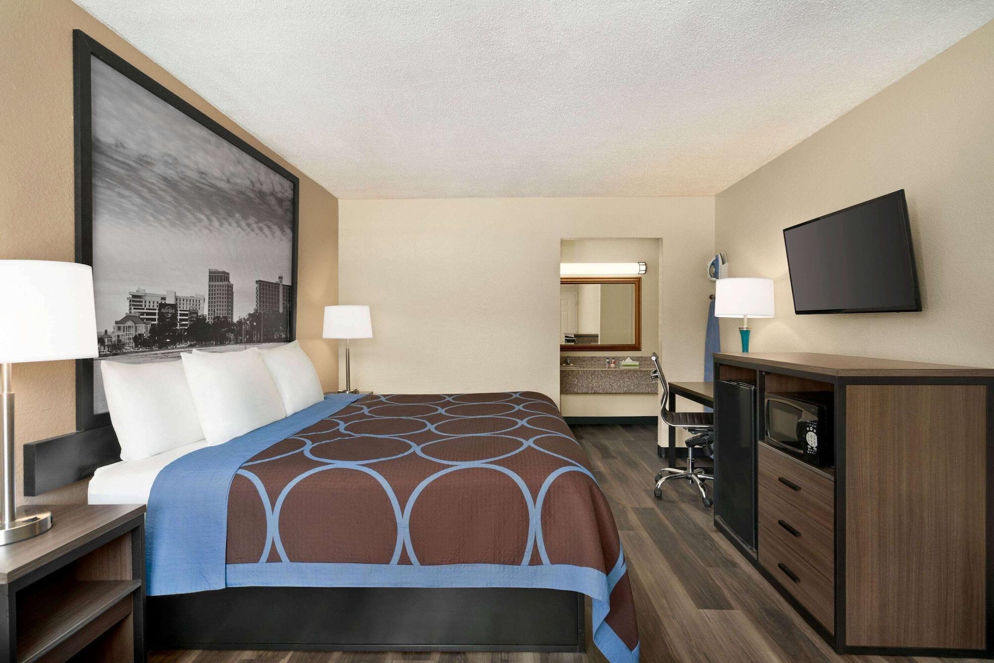 Super 8 By Wyndham Gulfport Biloxi Airport Motel Luaran gambar