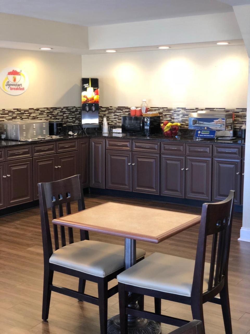 Super 8 By Wyndham Gulfport Biloxi Airport Motel Luaran gambar